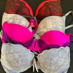 Victoria’s Secret push up bras 32-B never worn